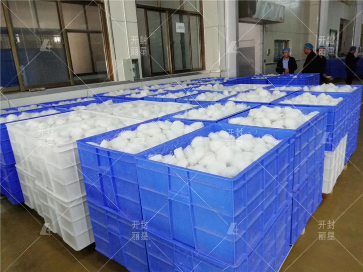 日产1-12吨碗装酸辣粉加工设备价值 宏胜国际|Home厂家供给