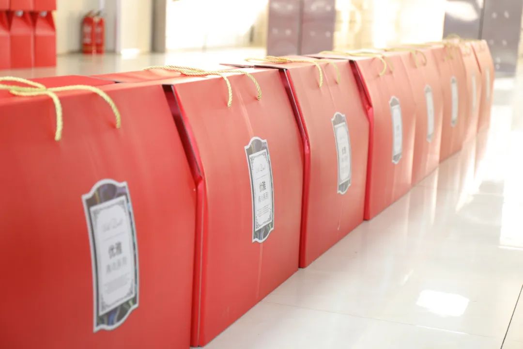 宏胜国际|Home机械开工大吉