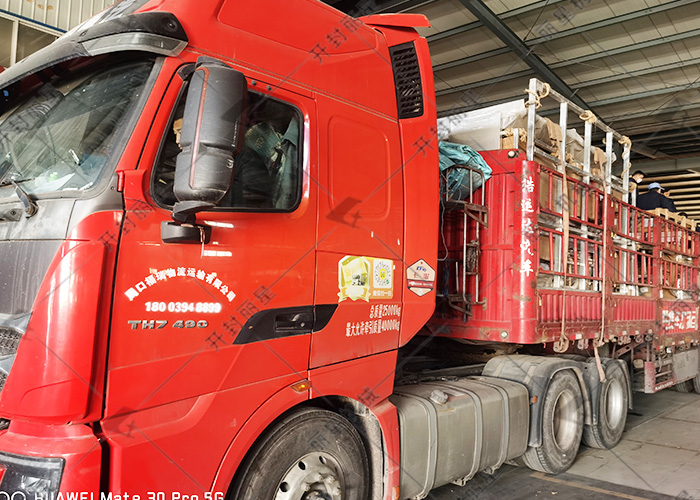 贵州客户定造的800型粉条机出产线装车发货进行中