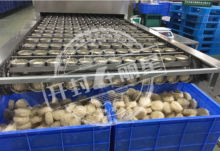 什么样的速食粉丝设备一天能做 10 万块酸辣粉饼？